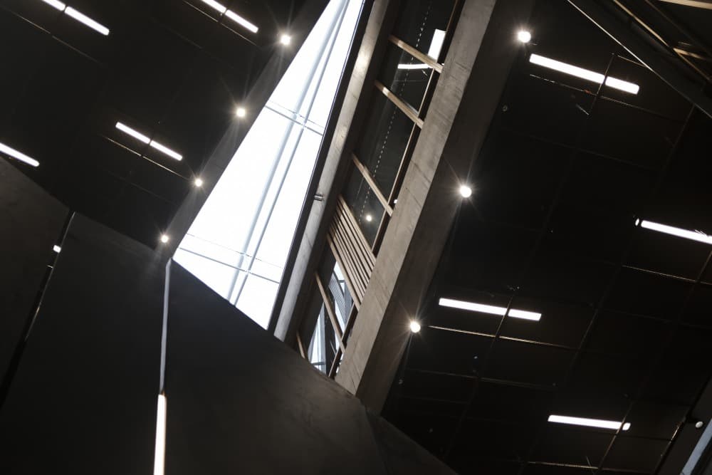 LED industrial vs tradicional